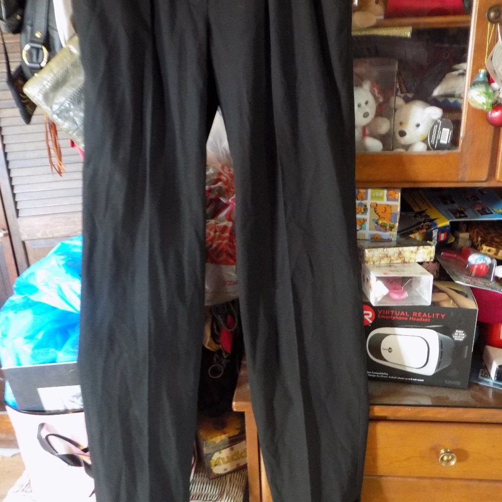 Michael Kors Pleat Front Tapered leg black dress pants Size 2 Berkeley fit